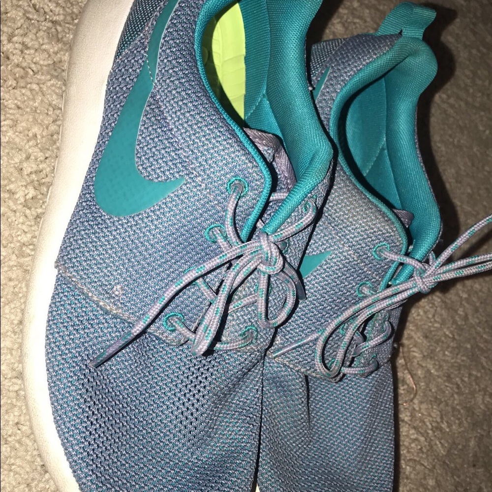 nike roshe, women’s size 8.5